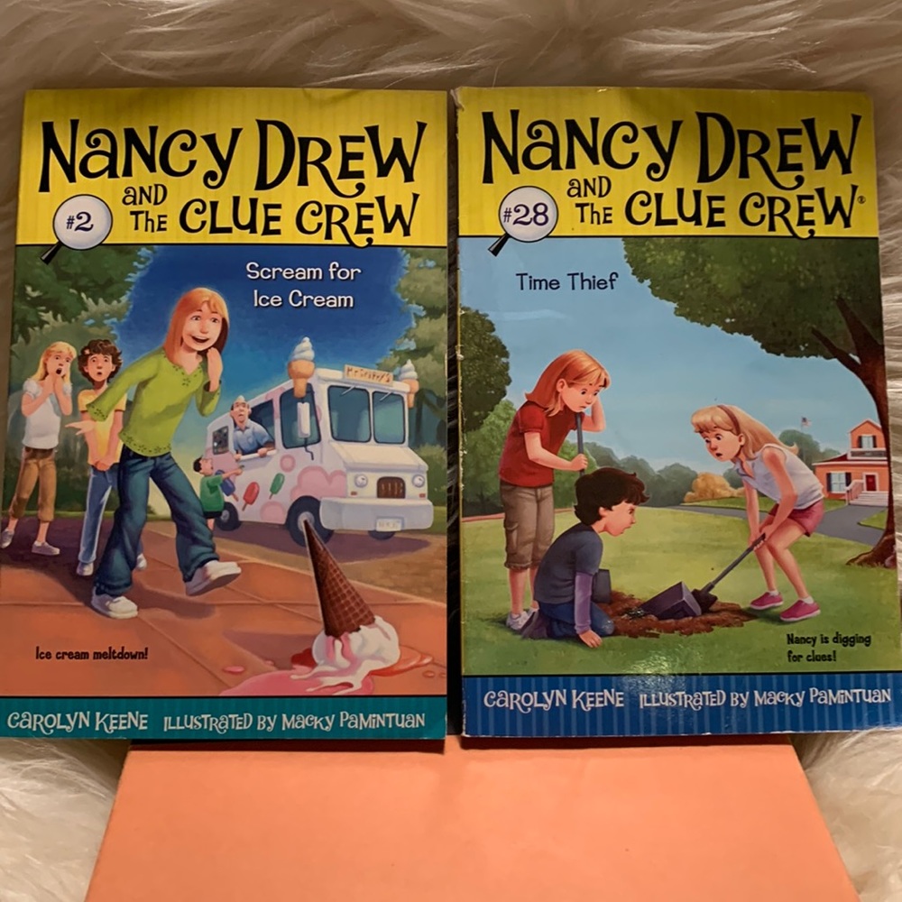 🐸2/$10🐸Nancy Drew and the clue crew set of 2